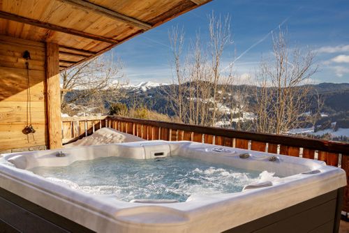 Spa Crest Europe announce UK distribution of Saratoga Spas.