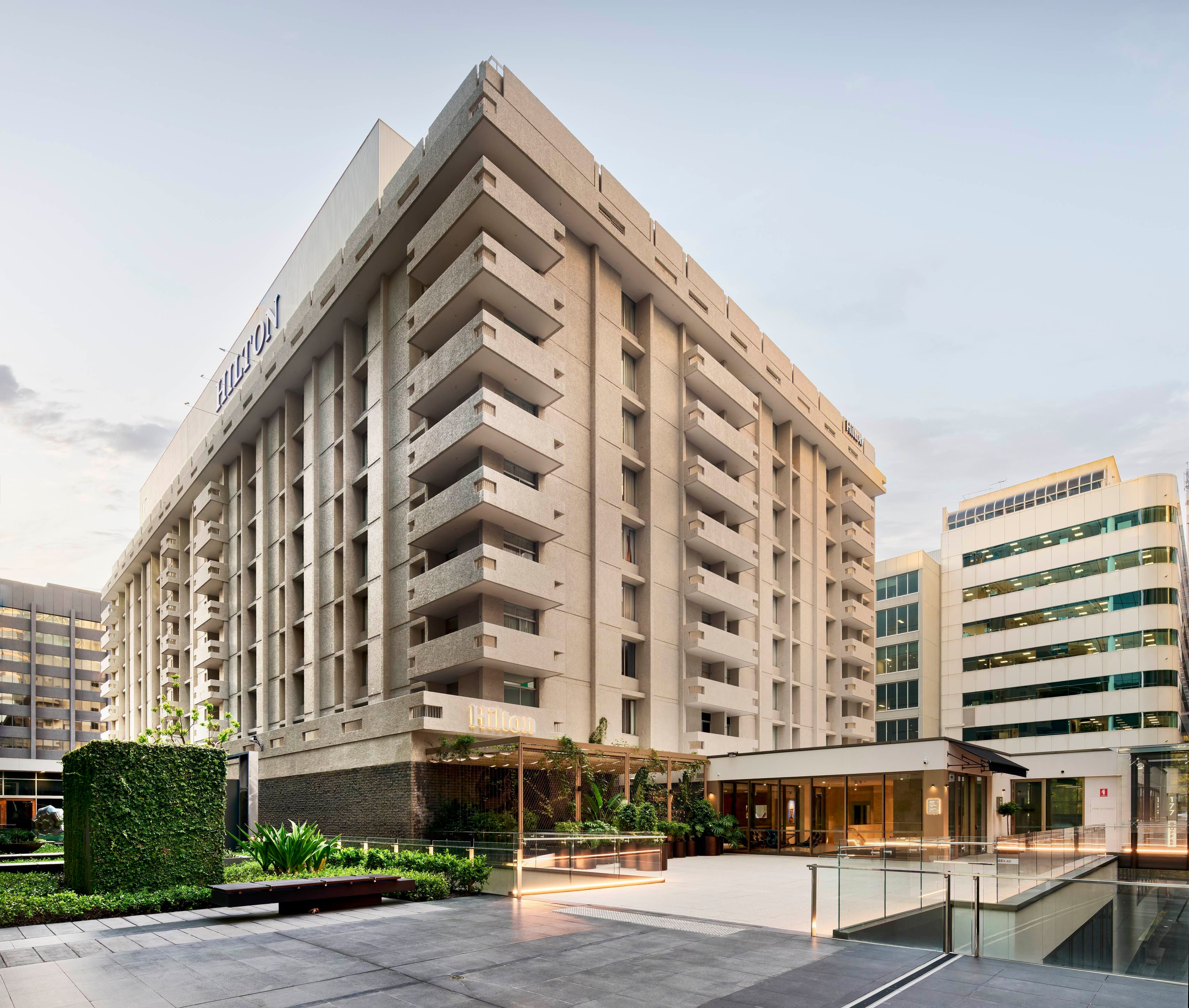 Parmelia_Hilton_Exterior