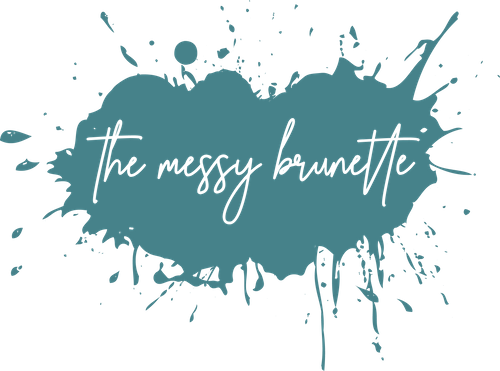 The Messy Brunette