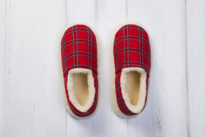 Classic Slippers - Red Tartan Royal Stewart (LV27)