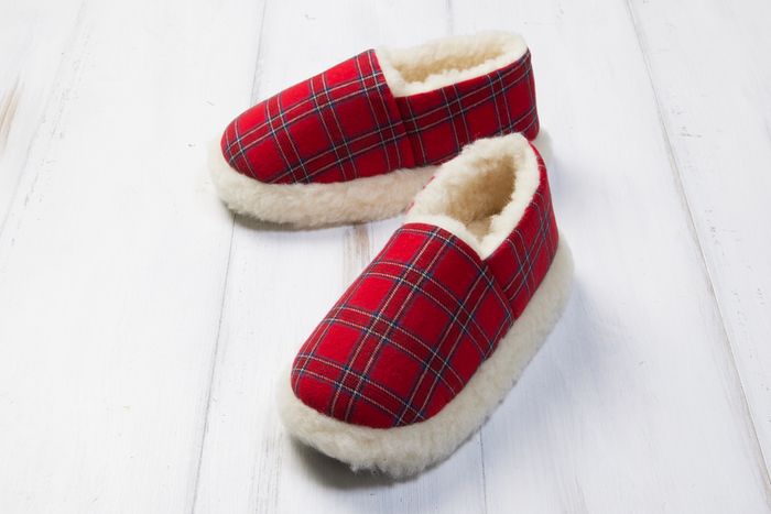 Classic Slippers - Red Tartan Royal Stewart (LV27)