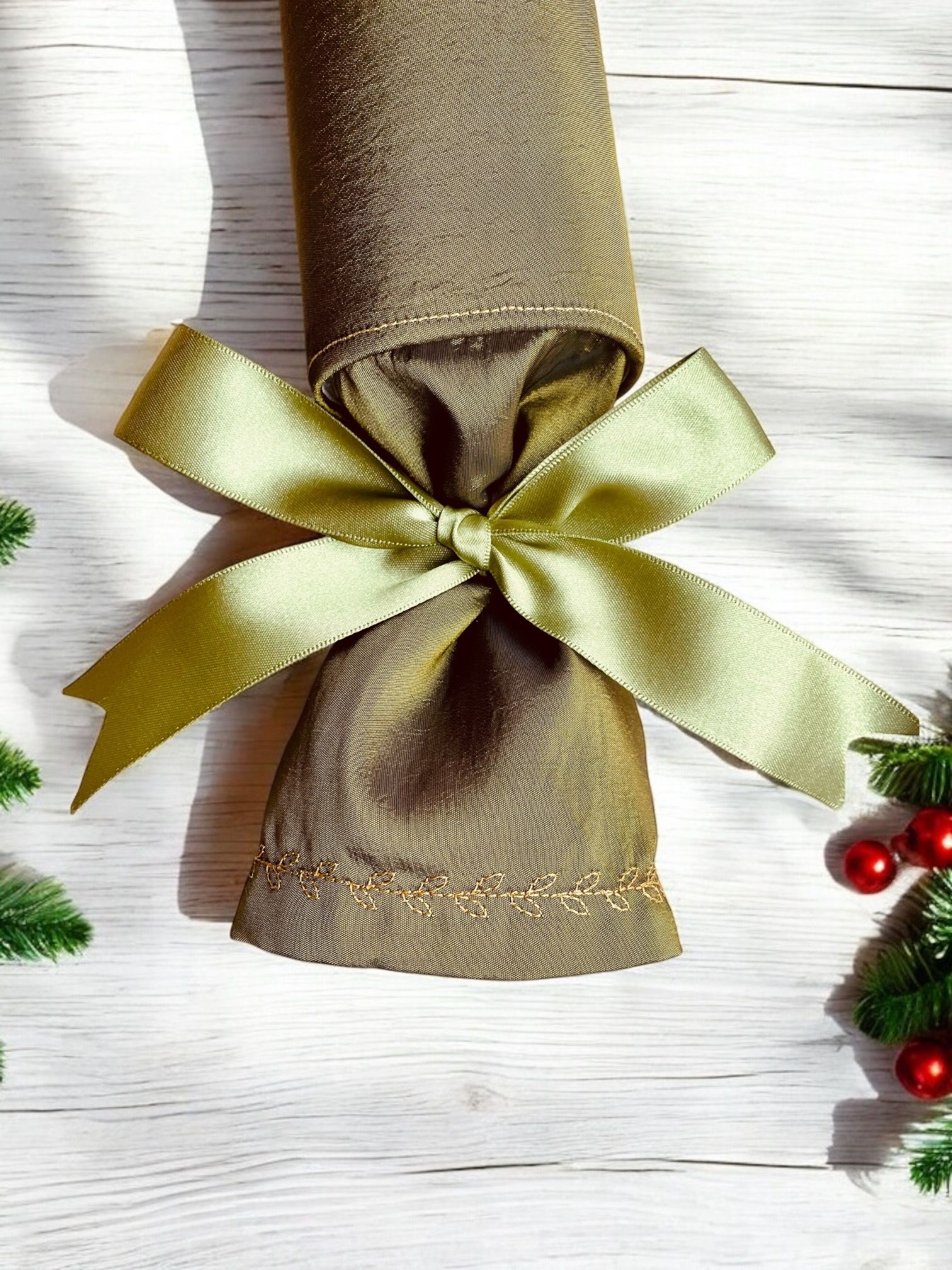 EMBROIDERY COLLECTION - Refillable & Reusable Timeless Crackers