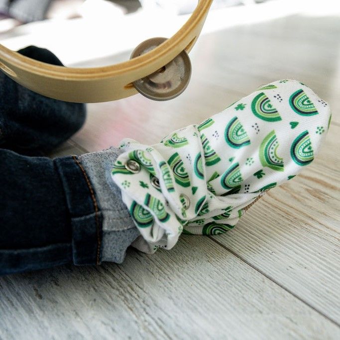 Irish Rainbow Print Baby Booties That Stay On with Non Slip Soles | Snugabugz