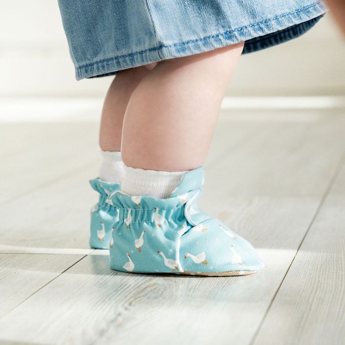 Teal Goose Print- Water Resistant Stay On Baby Booties With Non-Slip Soles | Snugabugz