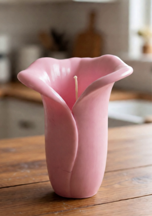 The Lily Candle - 7OZ 