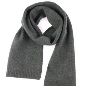 Grey Knited Scarf
