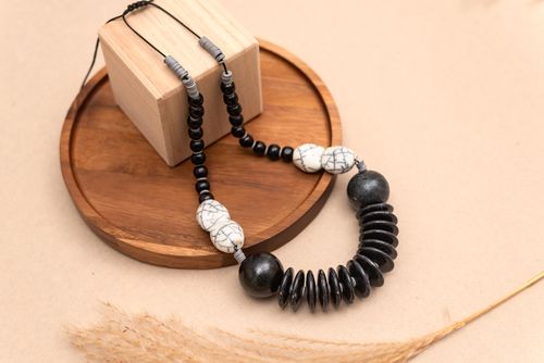 MRL04 - Adjustable Black and White necklace