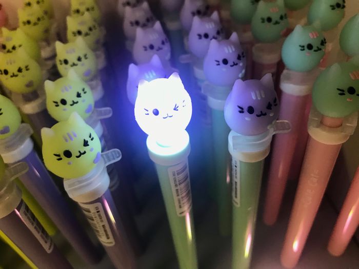 Wide range of tray packs of high quality gel pens