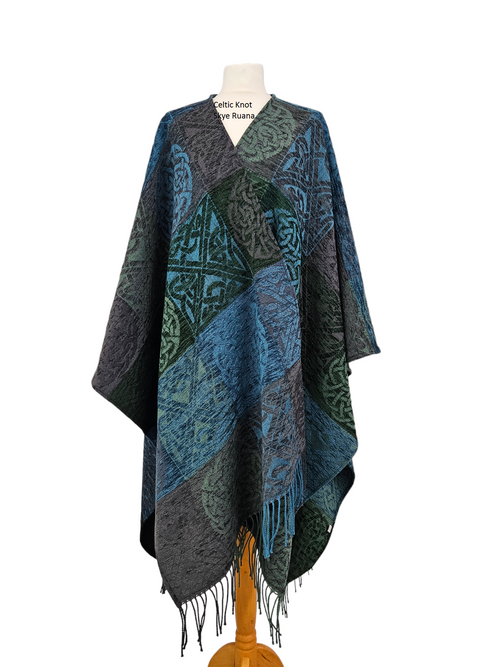 SC139 Celtic Knot Skye Ruana