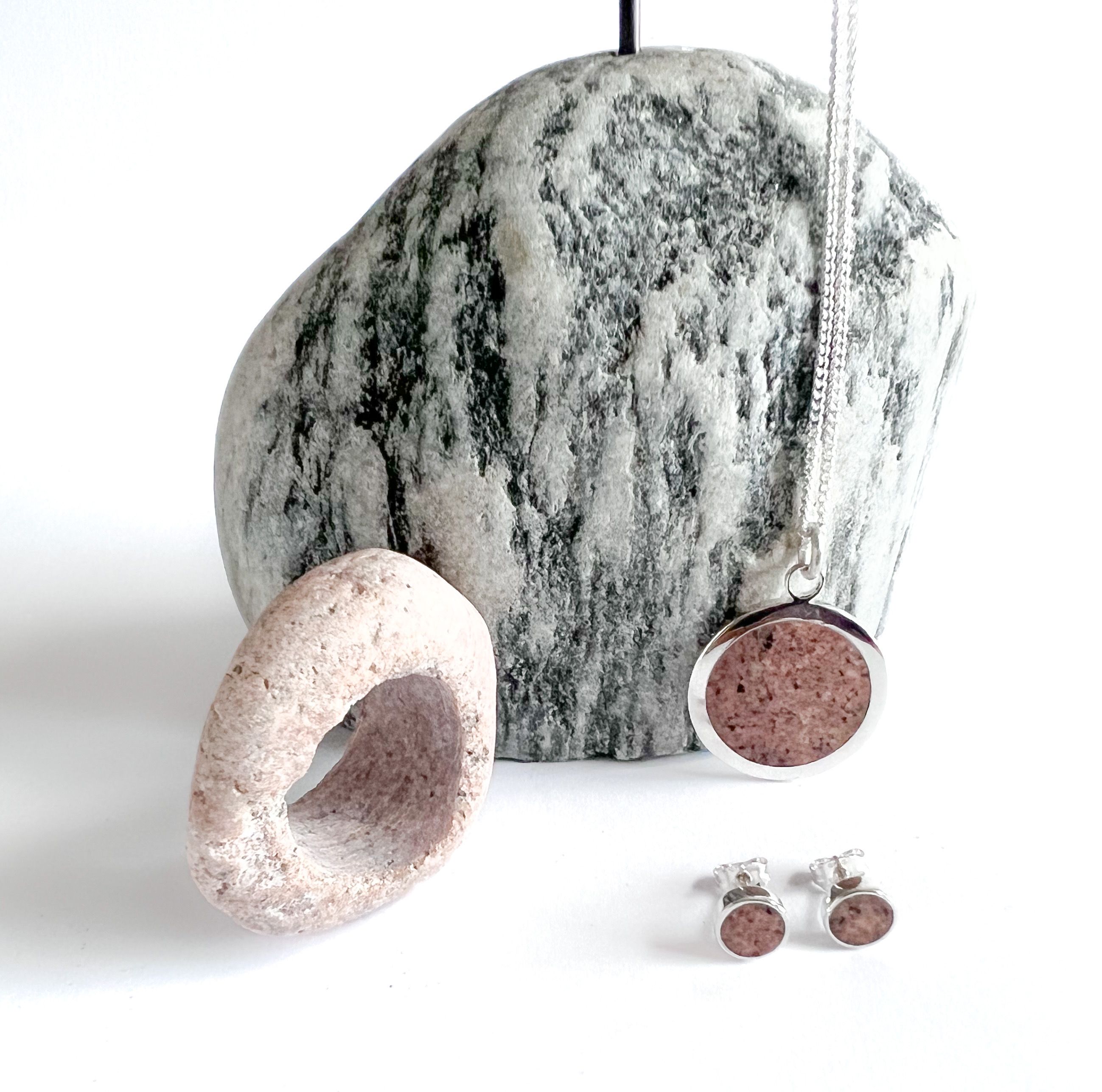 No7 studs and no18 pendant
