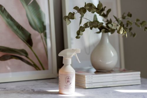 Chrysanthemum Moth Treatment Spray - Treats Carpets, Upholstery and Soft Furnishings