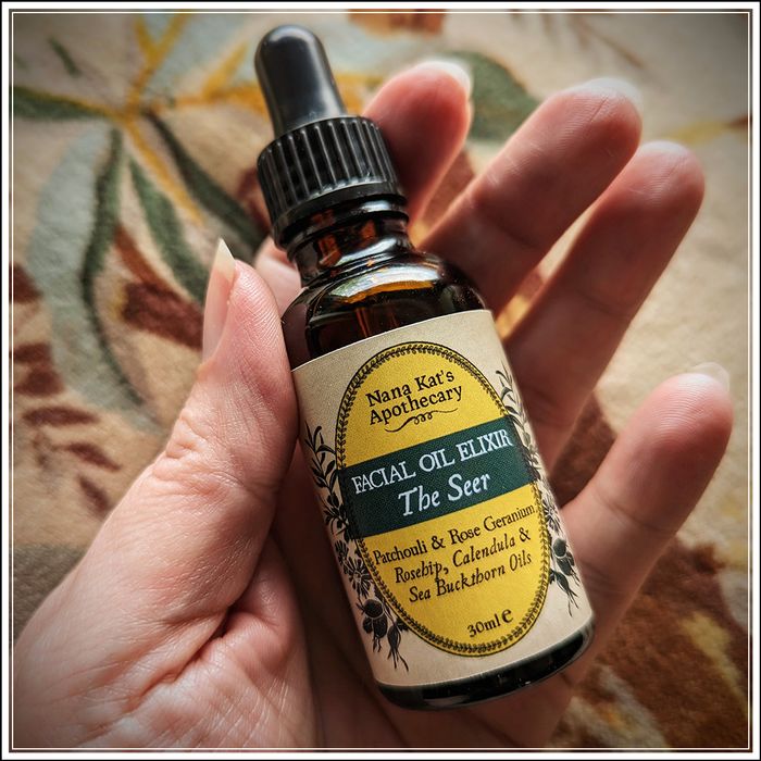 Facial Oil Elixir -The Seer- Patchouli & Rose Geranium - for Wise & Mature Skin