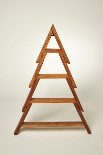 Tree shelf