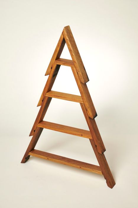 Tree shelf