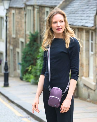 AW25 Voyage Range