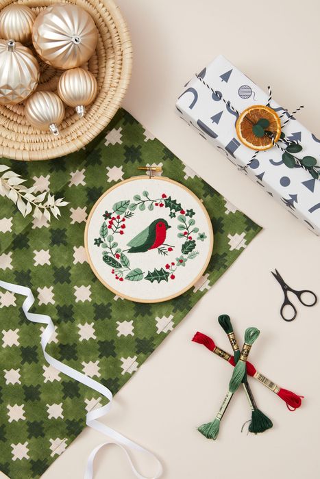 Robin Wreath Embroidery Kit