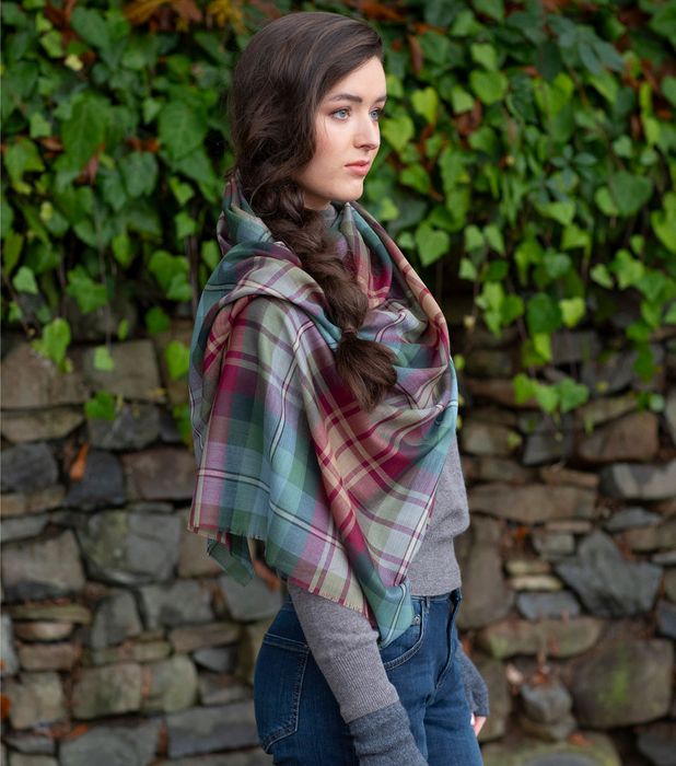 2377A Alba Lightweight Merino Scarf