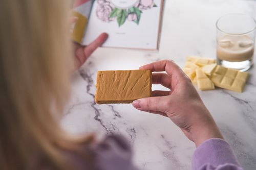 Irish Cream and White Chocolate 100g Bar