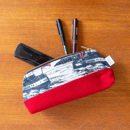 Glasses / Pencil Case
