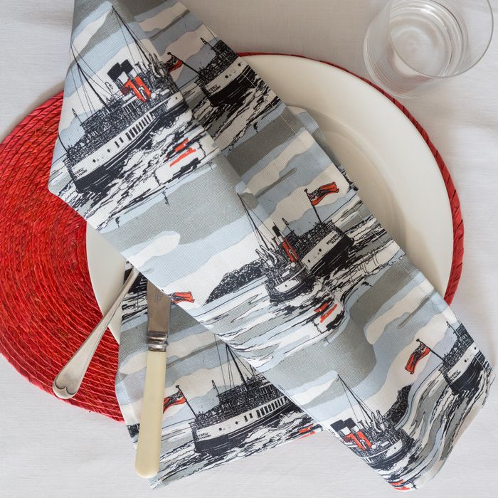 Pairs of table napkins