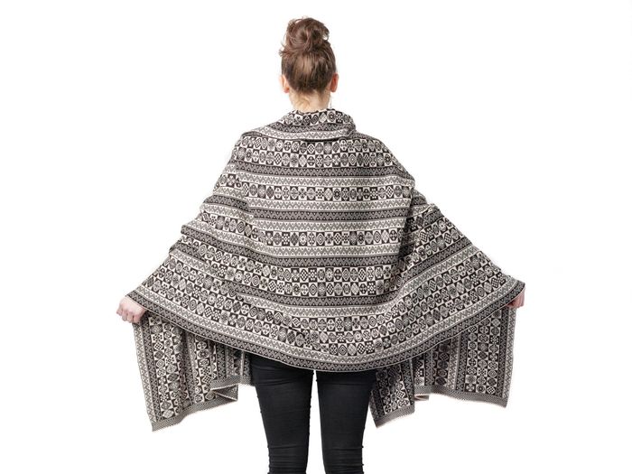 2-colour throw in vertical Fair Isle pattern