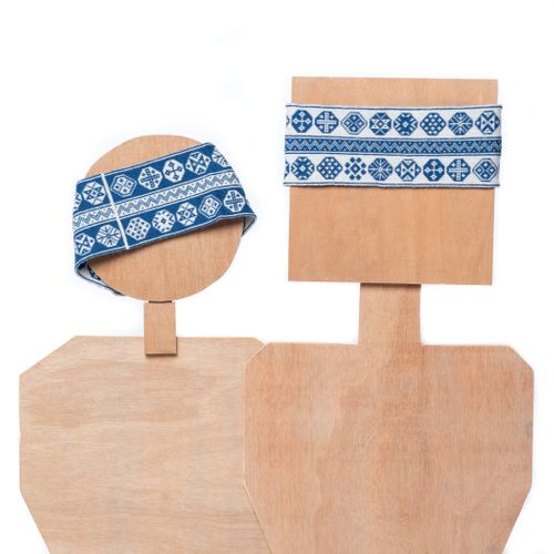 2-colour Fair Isle headband with horizontal zigzags