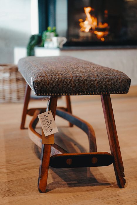 Tun - Harris tweed bench