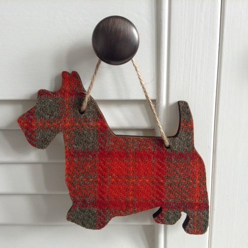 Hanging Scottie Dog in Harris Tweesd