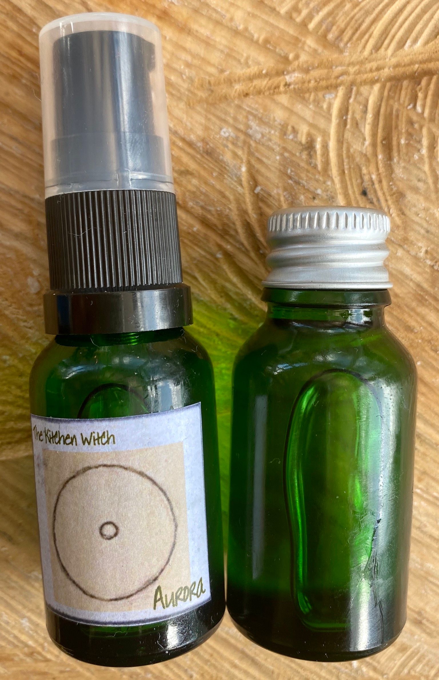 Perfumed hair oil