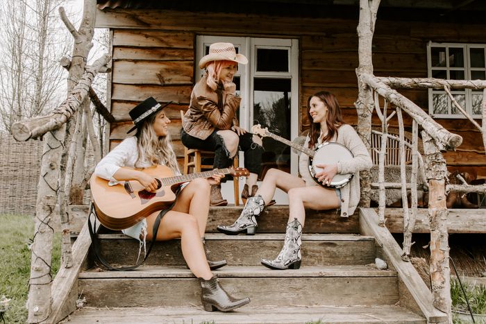 Capturing The Spirit Of The Modern Cowgirl - Melbelle Western X Boho