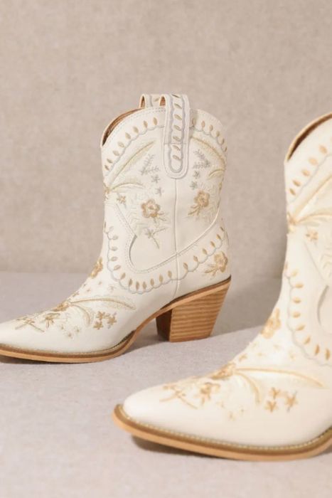 asos white cowboy boots