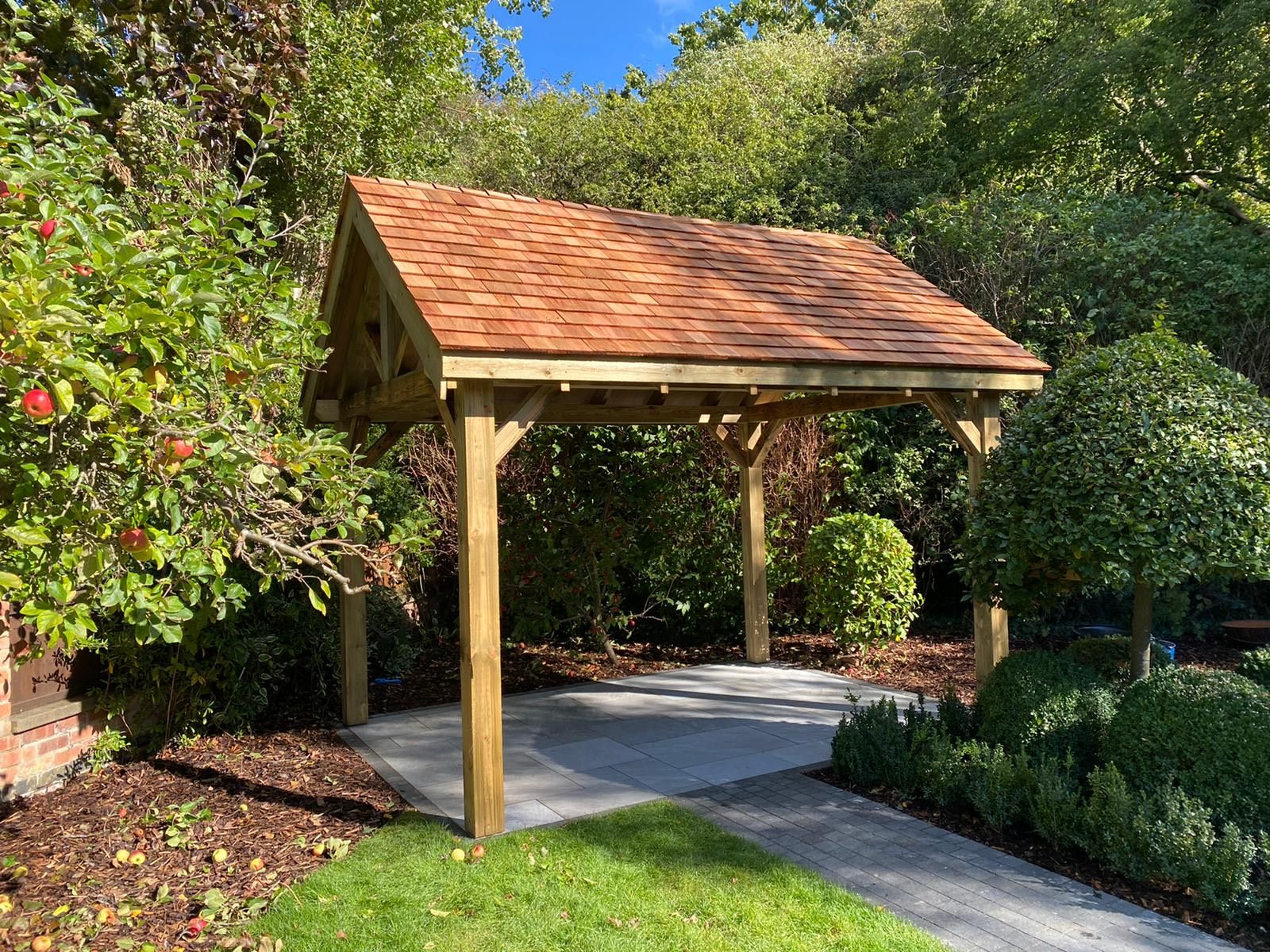 Gazebos & Outdoor Dining 