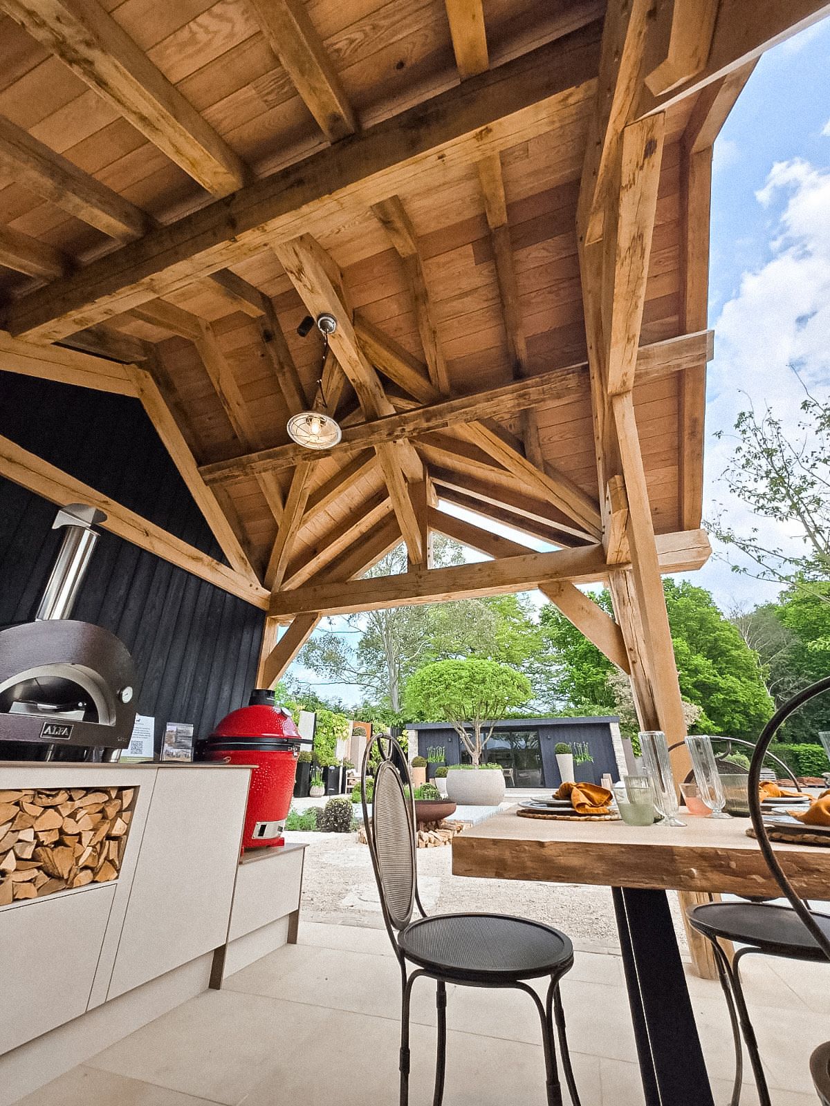 Gazebos & Outdoor Dining 
