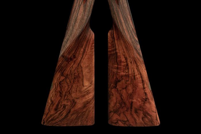 HOLLAND & HOLLAND - THE CAVALIER - SIDE BY SIDE, 12 GAUGE - £14,995