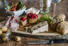 Dinky Topped Pork Pies 