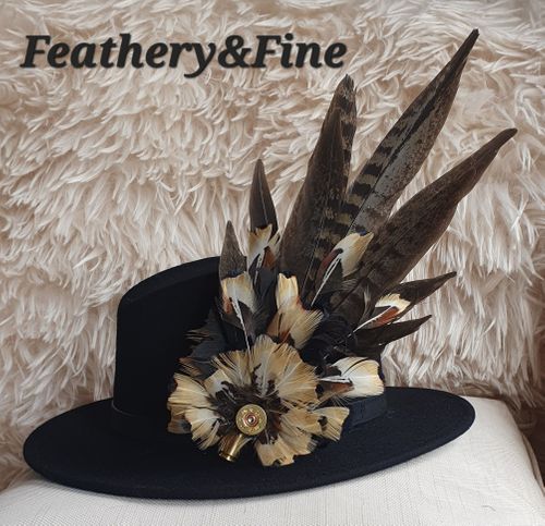 Feather accessories 