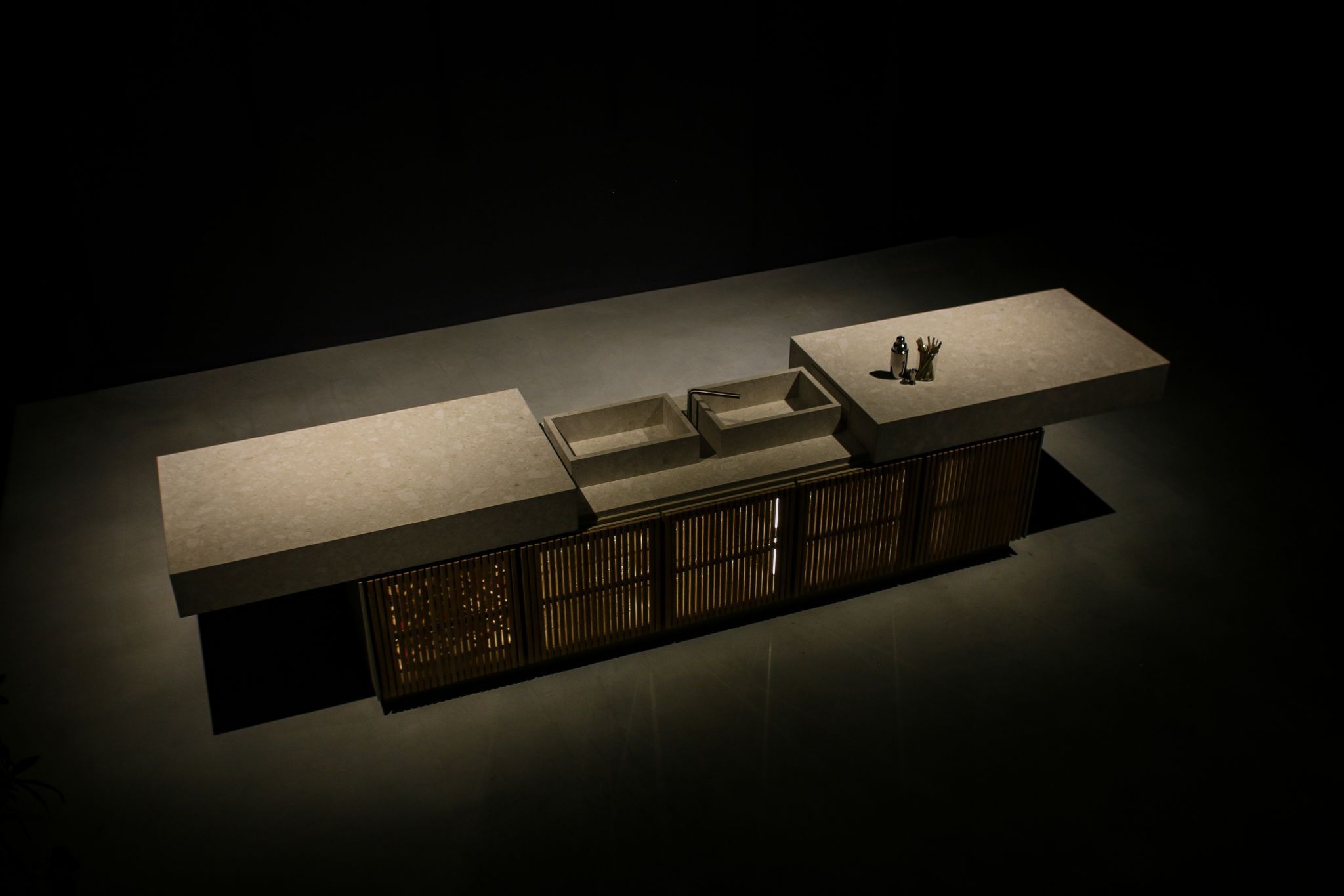 CUBIC FLOATING BAR 