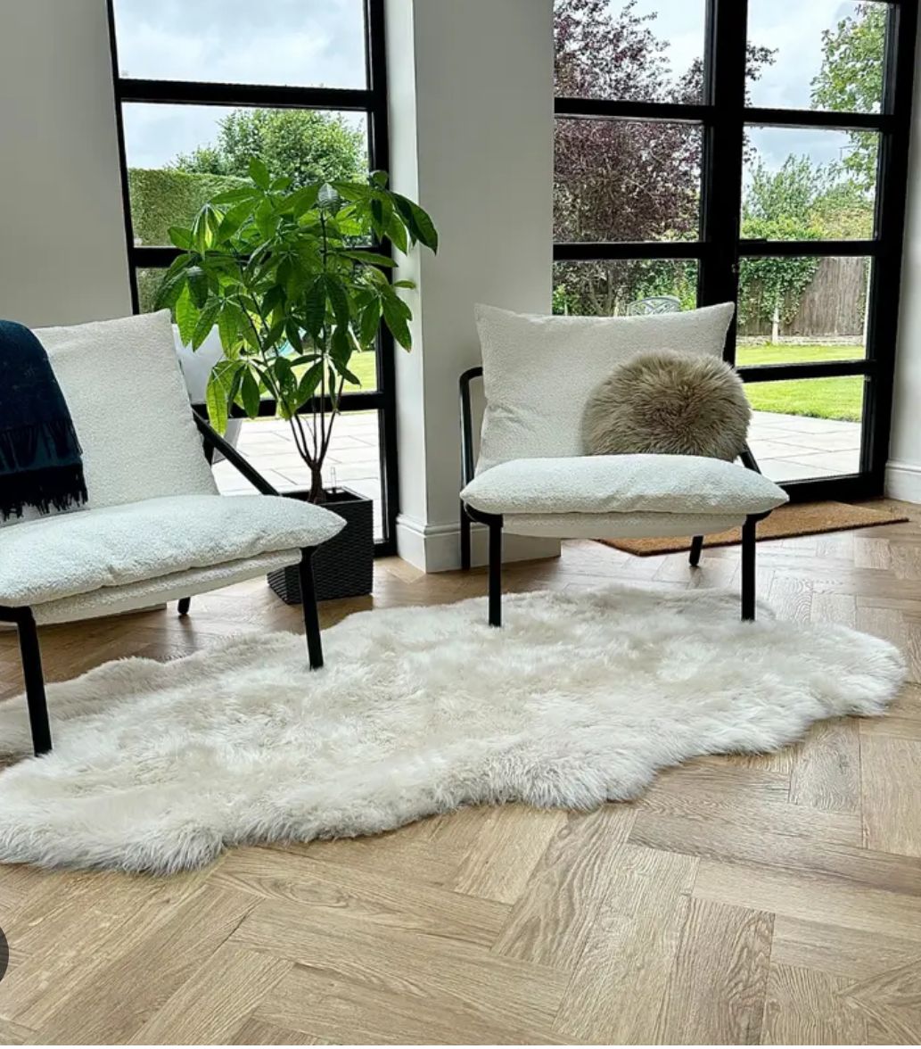 Sheepskin Rugs, Cow Hide & Reindeer skins