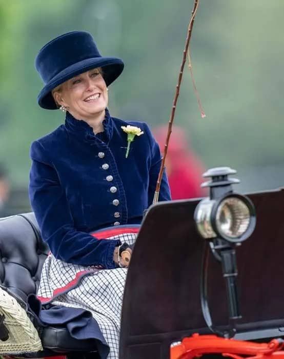 Beatriz Navy Velvet Jacket