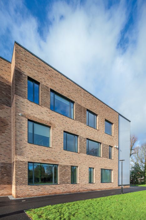 SOLEAL Next - outward opening window