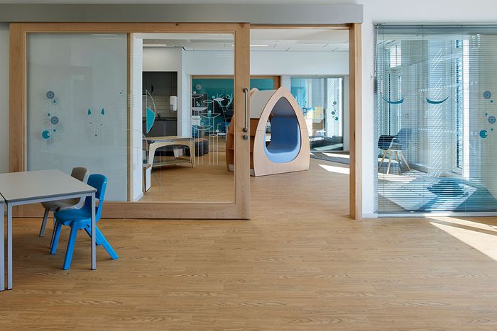 Altro Wood™ adhesive–free