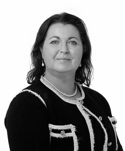 Dr Julie U&iacute; Choistealbha - Hibernia College