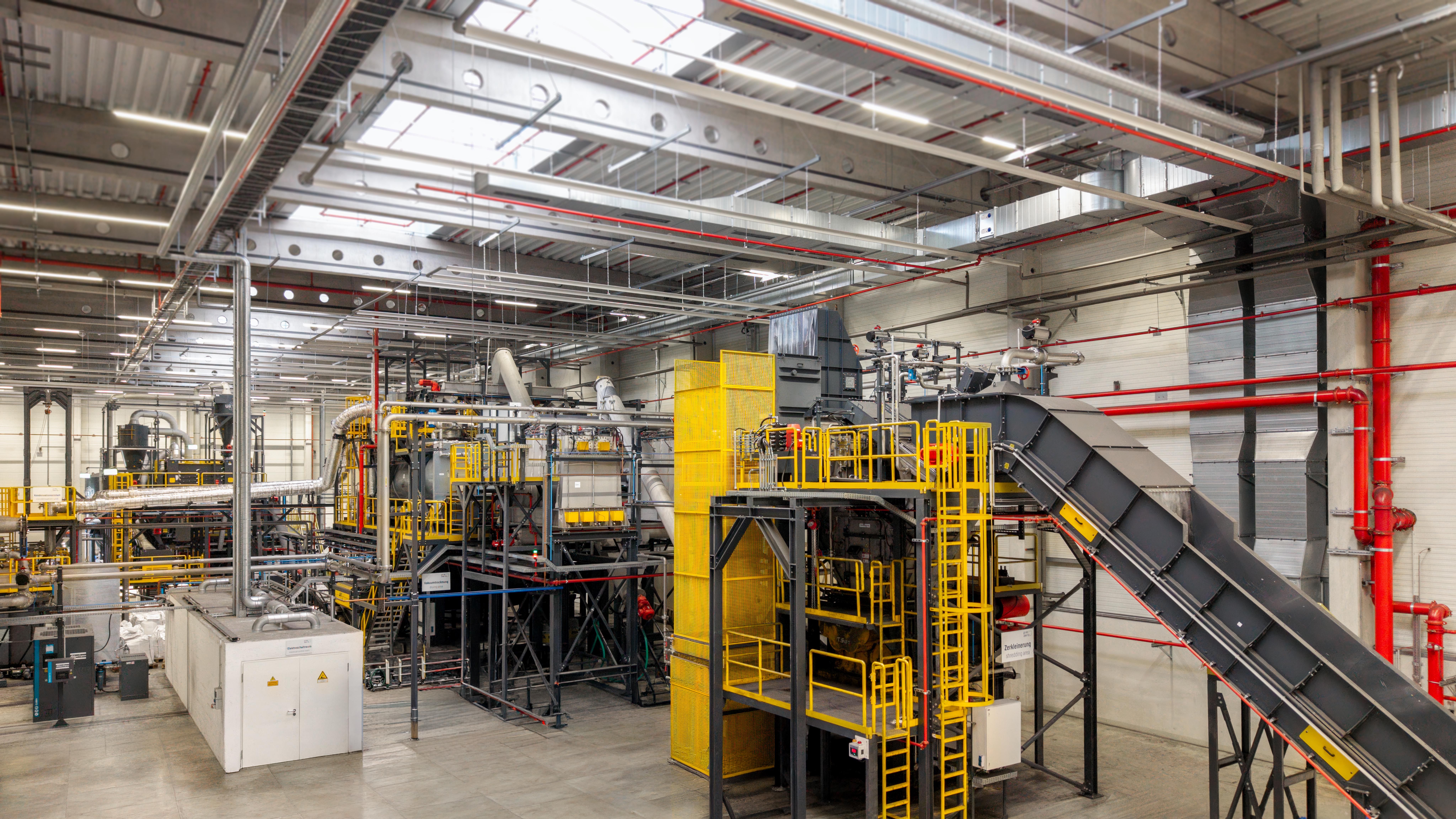 URT builds one of the largest lithium-ion battery recycling plant of Europe