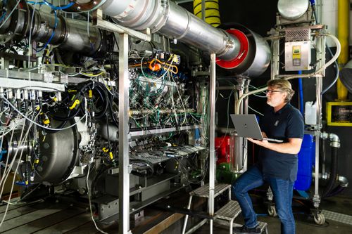 Rolls-Royce Successfully Tests Hydrogen Engine 