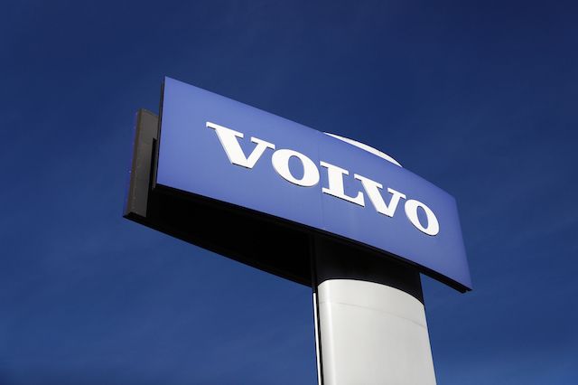 Volvo Reveals a Long-Range Hydrogen Fuel-Cell Truck