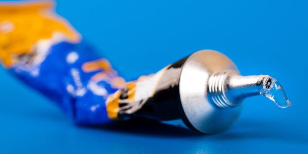 Researchers Turned Superglue into a Recyclable, Cheap, Oil-Free Plastic Alternative