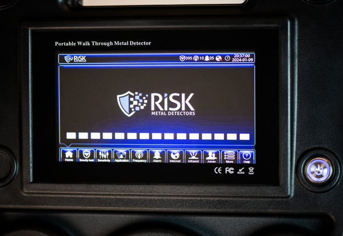 RISK P1 Portable Knife Arch