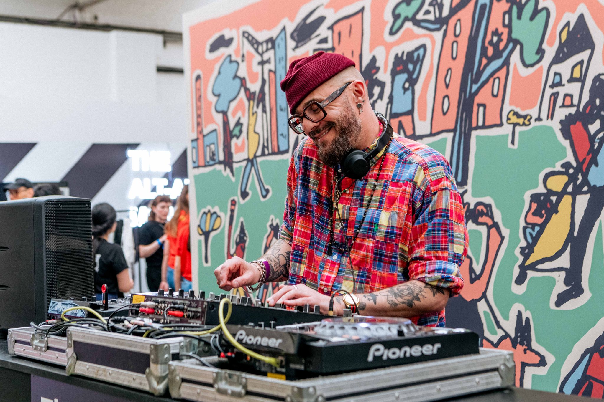 DJ