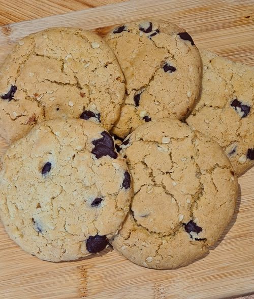 Gluten-free and Vegan Chocolate Chip Cookies, so Delicius!