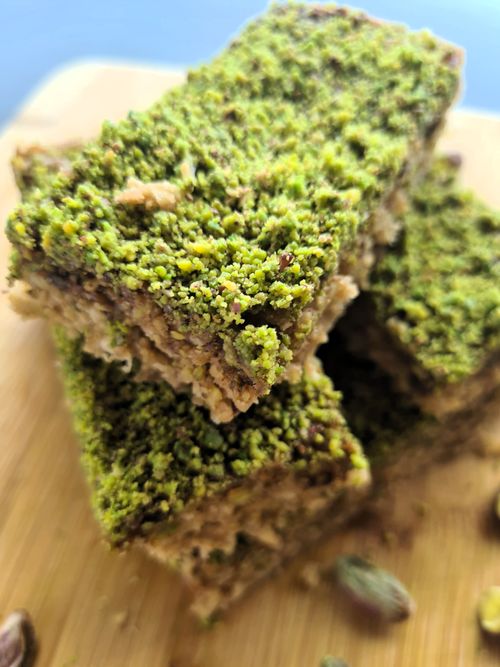 Gluten-free and Vegan Pistachio Baklava Flapjack